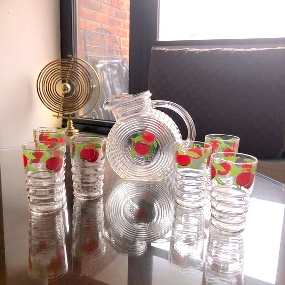 ANCHOR HOCKING Vintage Tomato Juice Pitcher and 6 glasses circa 1940-1950. - Picture 2 of 4